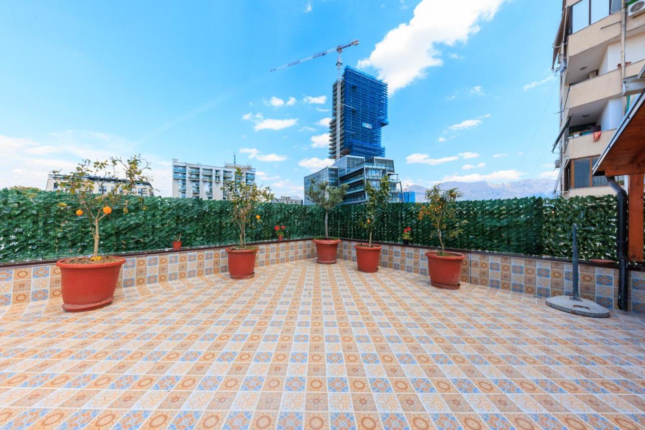 One-bedroom Rooftop Skyline Central Hidden Gem In Appartamento Tirana